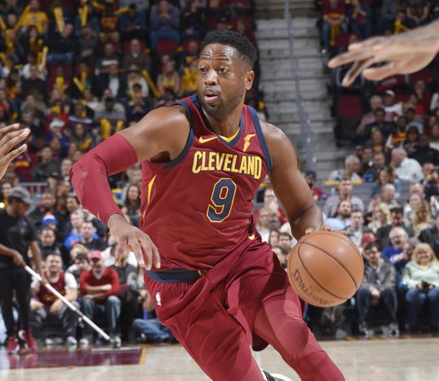 南宫娱乐-关晓彤嘴巴里传出娇媚的哼唧声